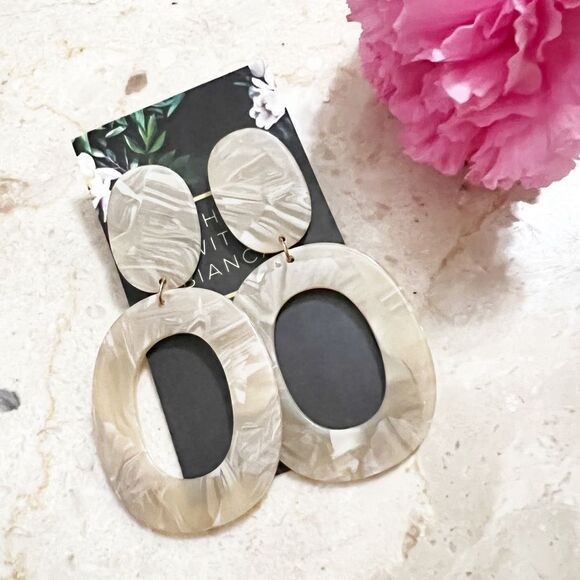 Creamy Beige Marbled Resin Drop Earrings - Picture 1 of 6